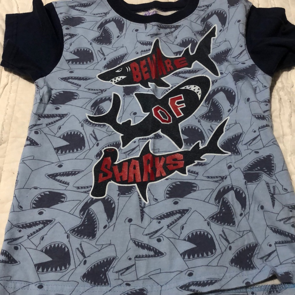 🦈 Sharks  Tee🦈